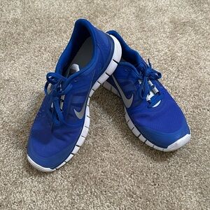 Youth 5.5 Nike Free Run 3 Sneaker